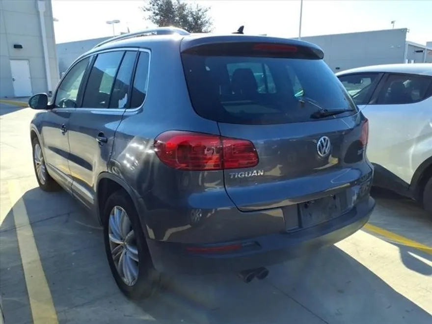 2012 Volkswagen Tiguan SE photo 1