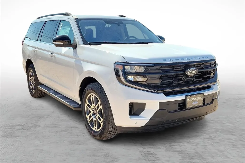 2025 Ford Expedition photo 1