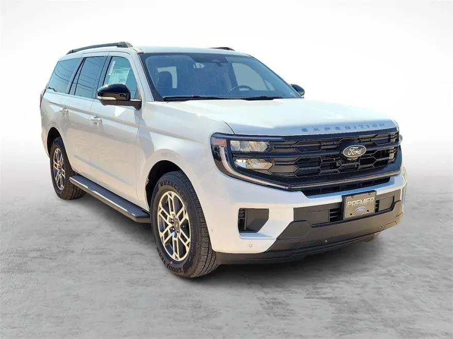 2025 Ford Expedition photo 1