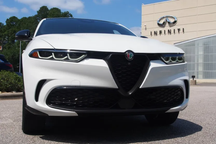 2024 Alfa Romeo Tonale Veloce photo 1