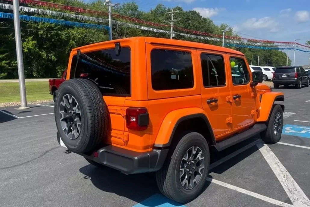 2025 Jeep Wrangler Sahara photo 1