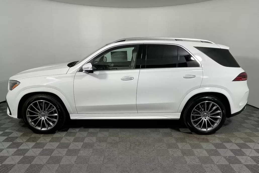 2026 Mercedes Benz GLE 450 4MATIC photo 1