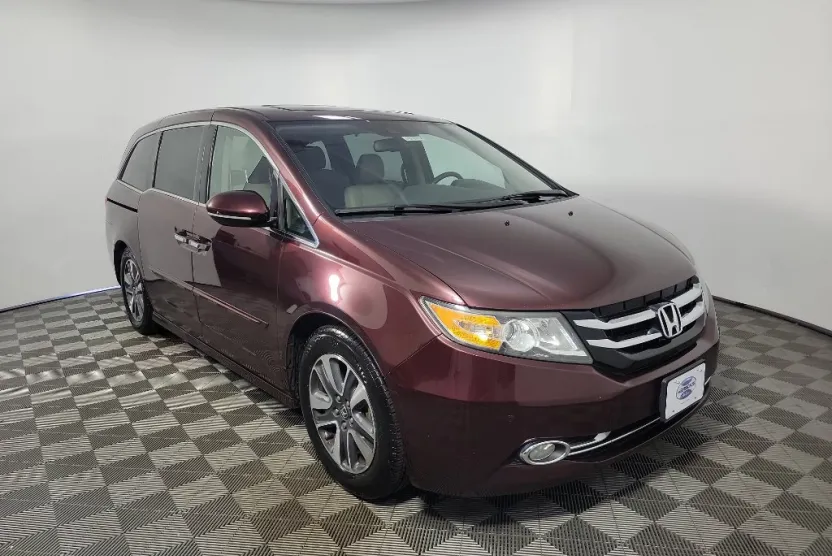 2014 Honda Odyssey Touring Elite photo 1