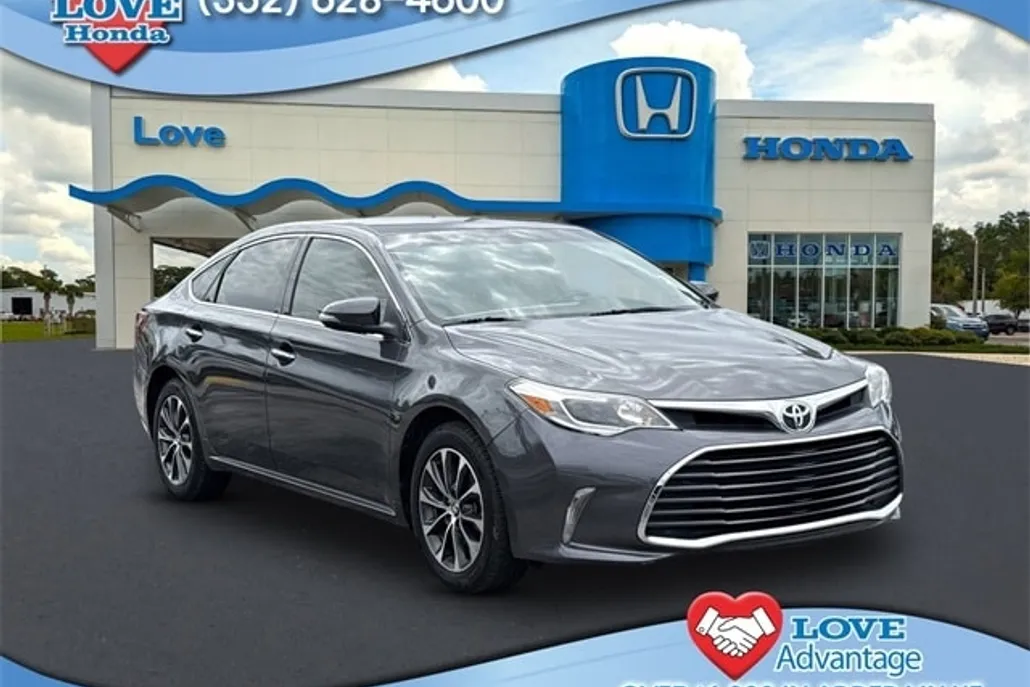 2016 Toyota Avalon XLE photo 1