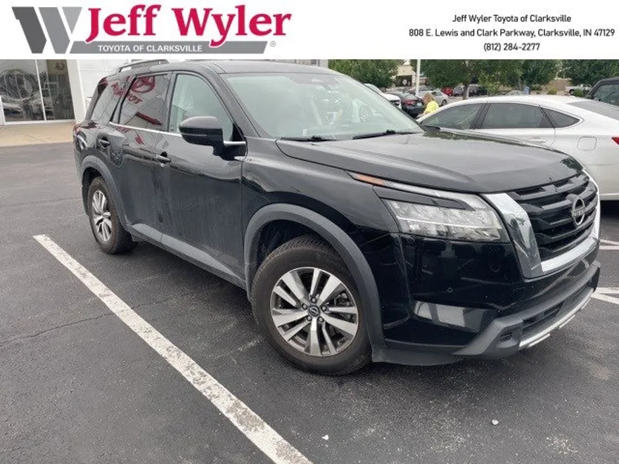 2023 Nissan Pathfinder SL photo 1