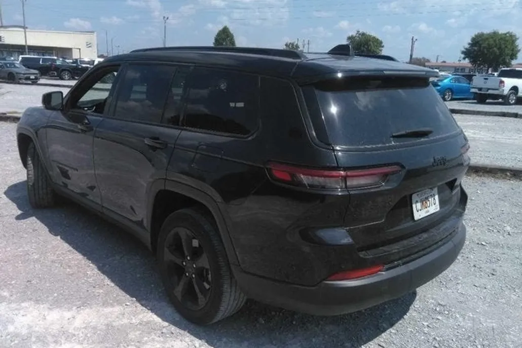 2023 Jeep Grand Cherokee Altitude photo 1