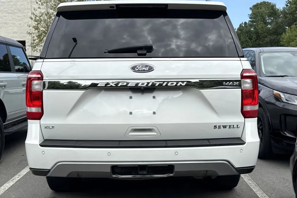 2020 Ford Expedition MAX XLT photo 1