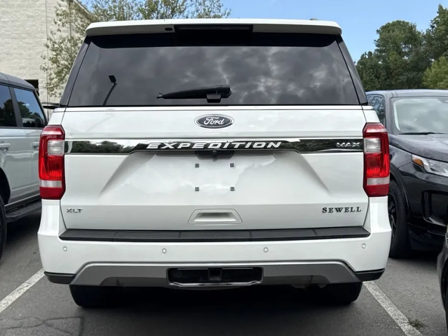 2020 Ford Expedition MAX XLT photo 1