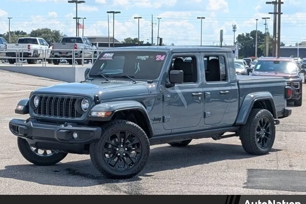 2024 Jeep Gladiator photo 1