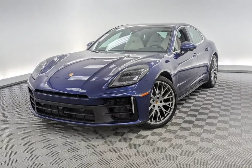 2024 Porsche Panamera photo 1
