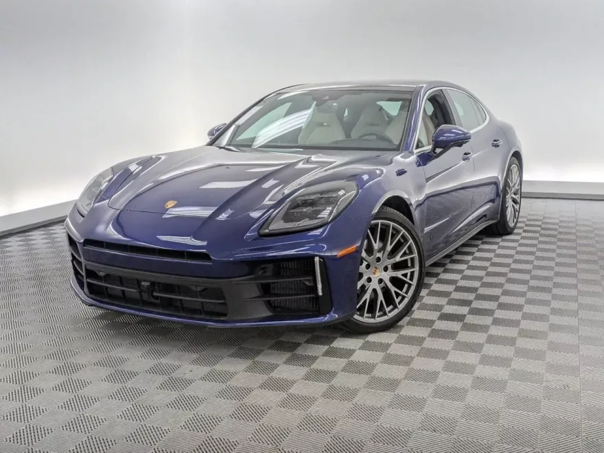 2024 Porsche Panamera photo 1