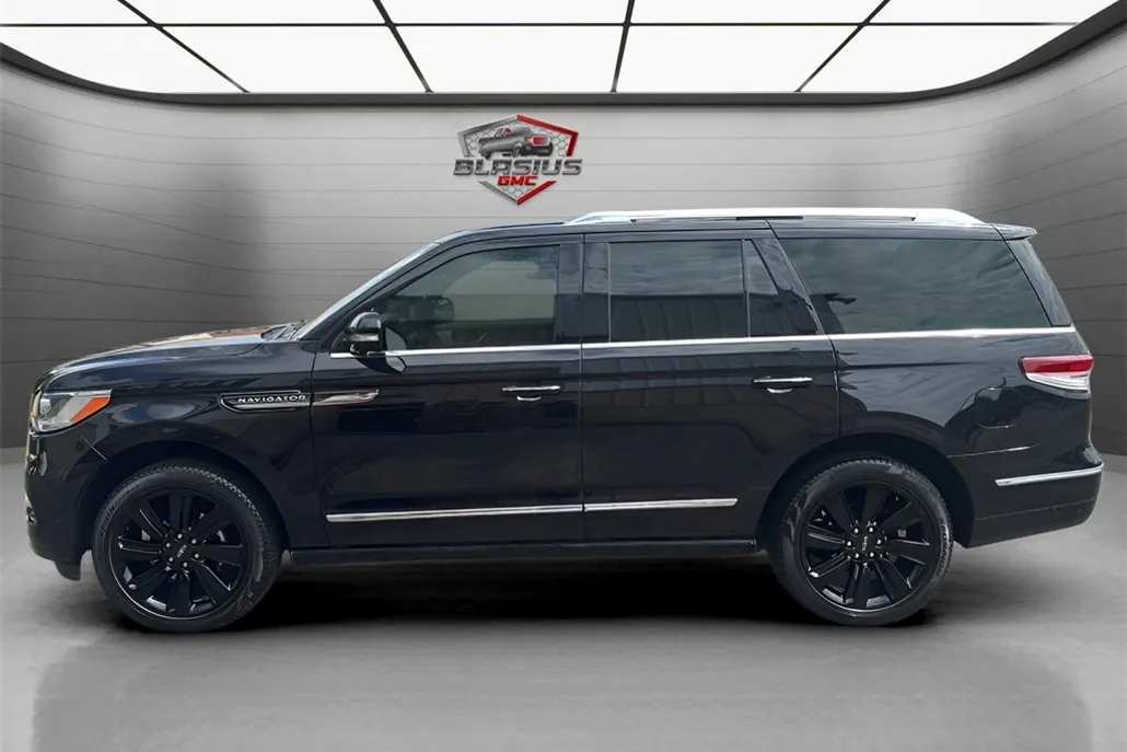 2022 Lincoln Navigator Reserve photo 1