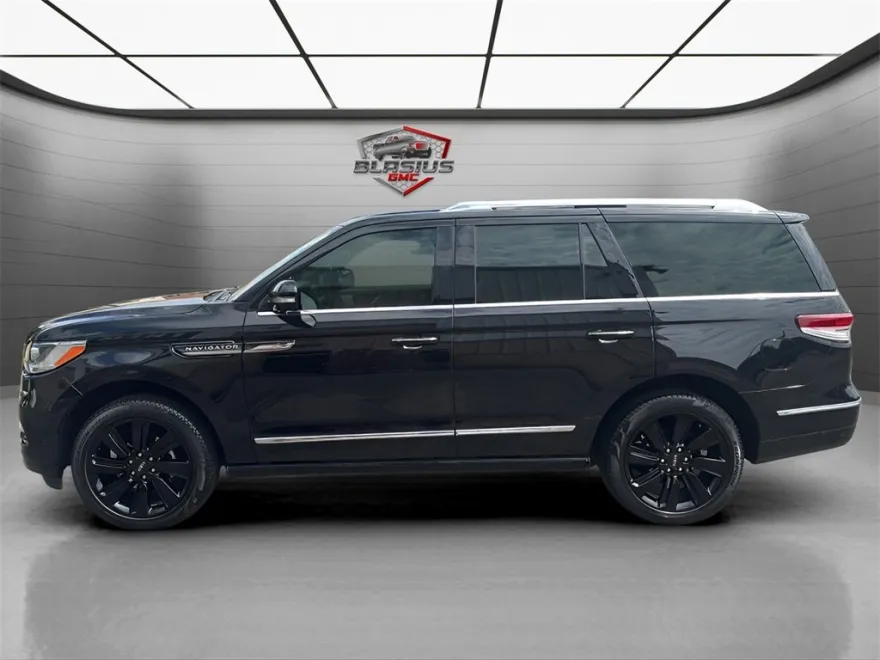 2022 Lincoln Navigator Reserve photo 1