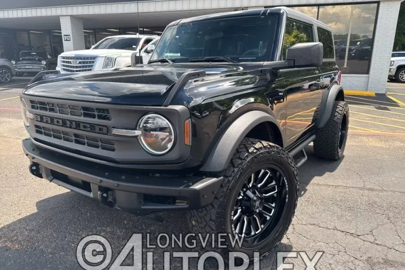 2022 Ford Bronco Base photo 1