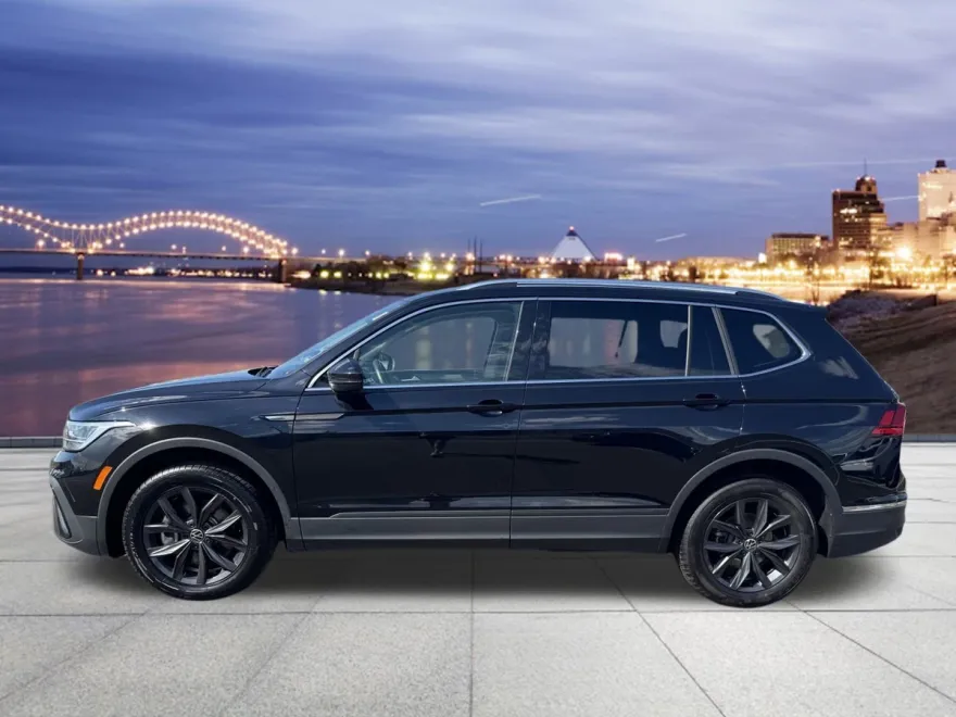 2024 Volkswagen Tiguan SE Wolfsburg Edition photo 1
