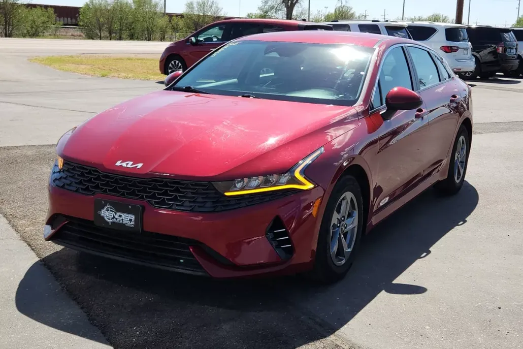 2023 Kia K5 LXS photo 1