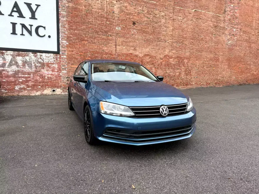 2015 Volkswagen Jetta 1.8T SE photo 1