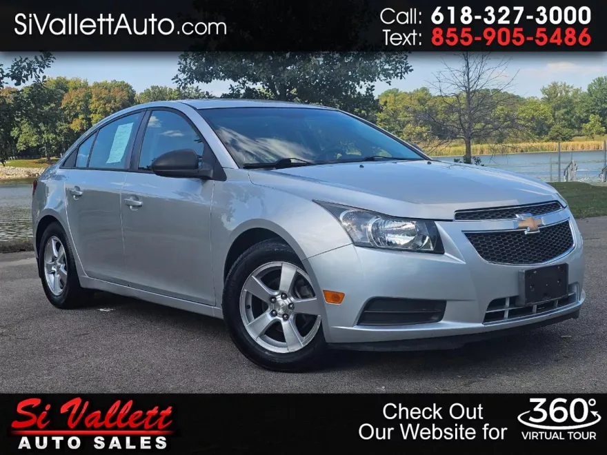 2014 Chevrolet Cruze LS photo 1