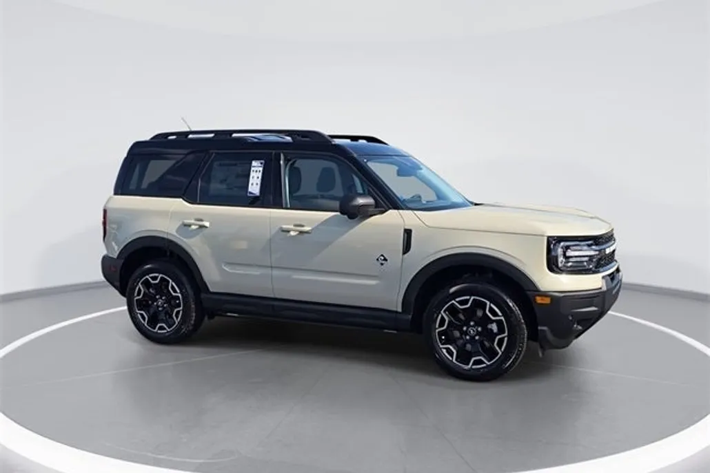 2025 Ford Bronco Sport Outer Banks photo 1