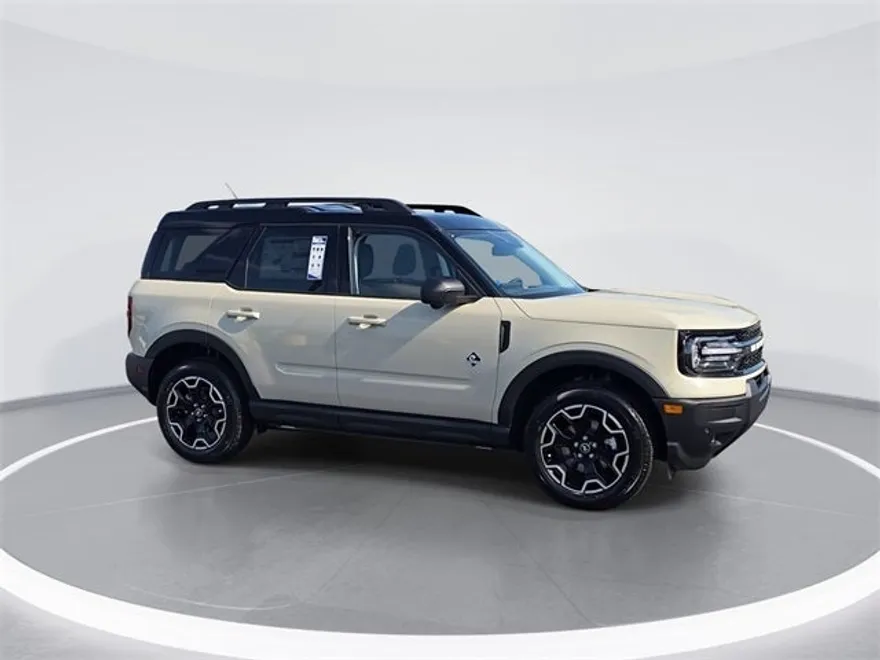 2025 Ford Bronco Sport Outer Banks photo 1