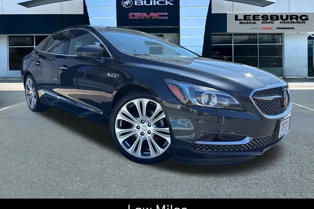 2018 Buick LaCrosse Avenir photo 1