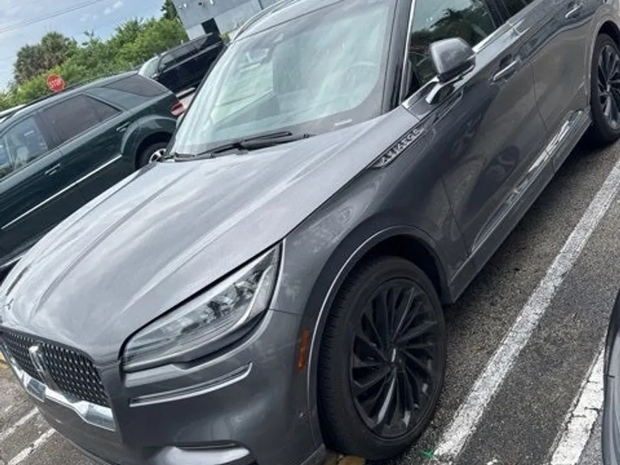 2022 Lincoln Aviator Reserve photo 1