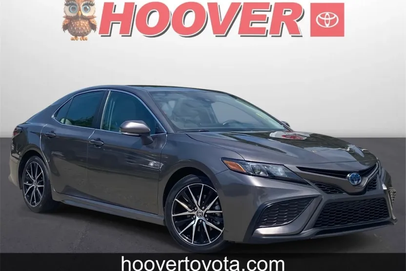 2024 Toyota Camry Hybrid SE photo 1