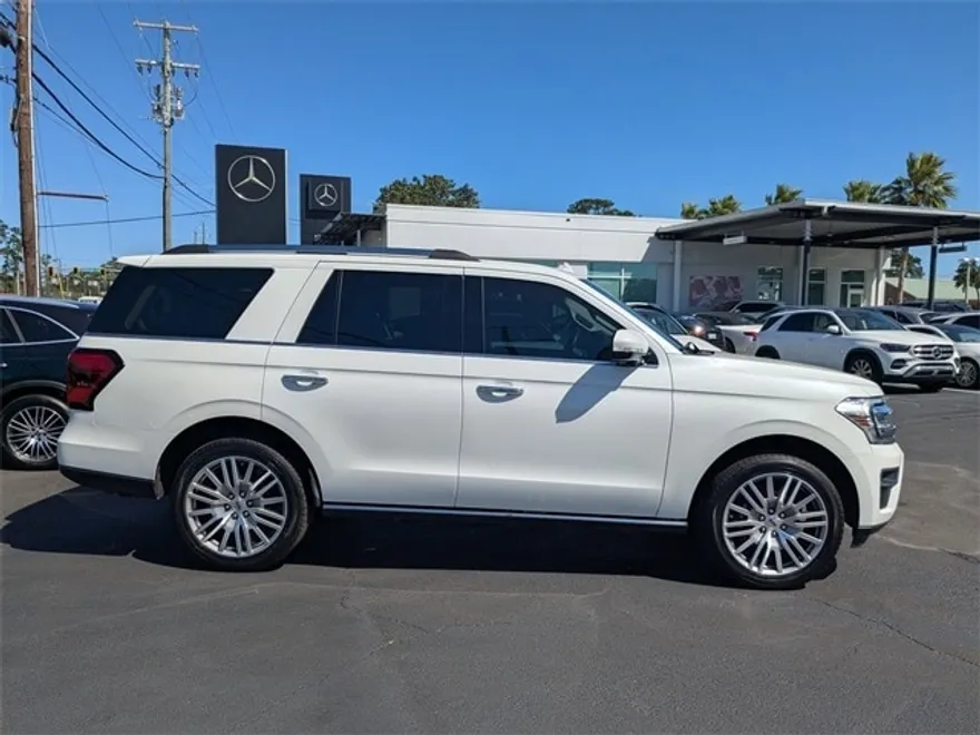 2023 Ford Expedition Limited photo 1