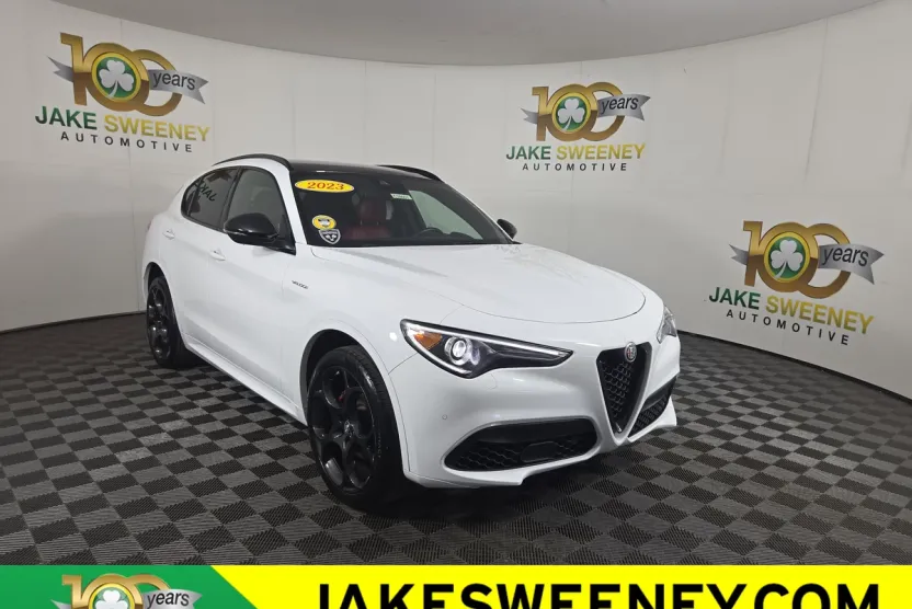 2023 Alfa Romeo Stelvio Ti photo 1