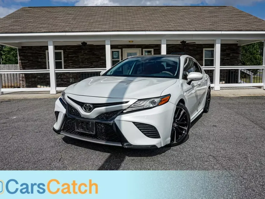 2019 Toyota Camry XSE photo 1