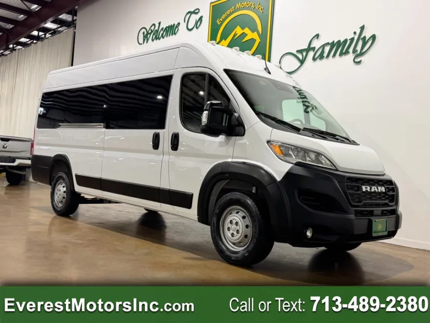 2023 Ram ProMaster 3500 Window Van photo 1