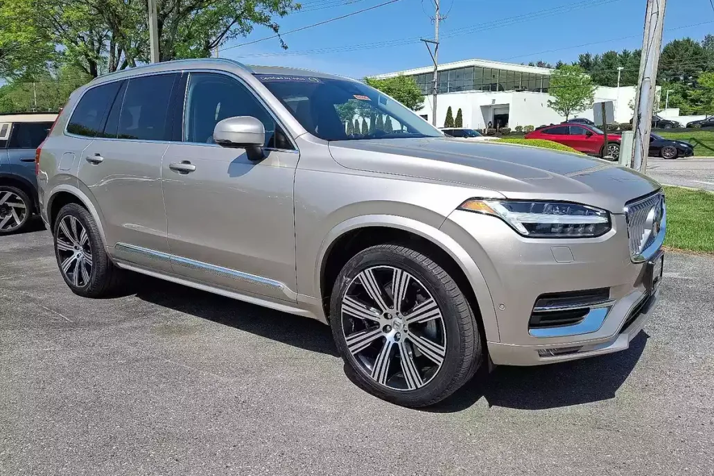 2023 Volvo XC90 AWD Ultimate photo 1