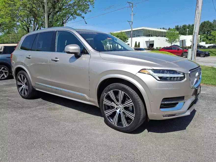 2023 Volvo XC90 AWD Ultimate photo 1