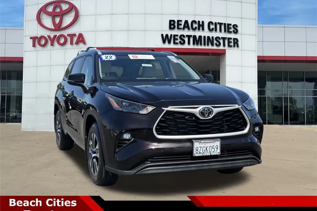 2022 Toyota Highlander XLE photo 1