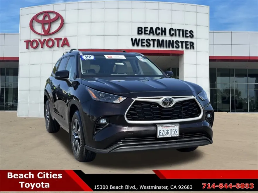 2022 Toyota Highlander XLE photo 1