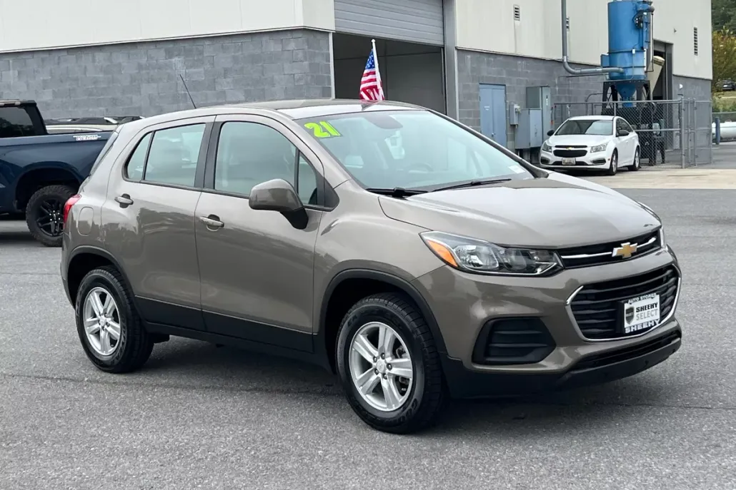 2021 Chevrolet Trax LS photo 1