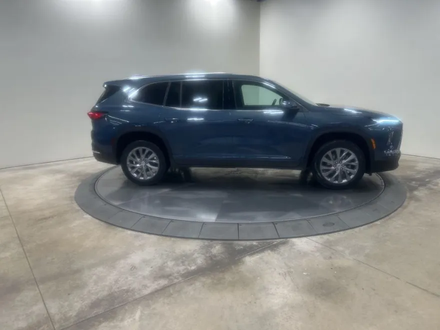 2025 Buick Enclave Preferred photo 1