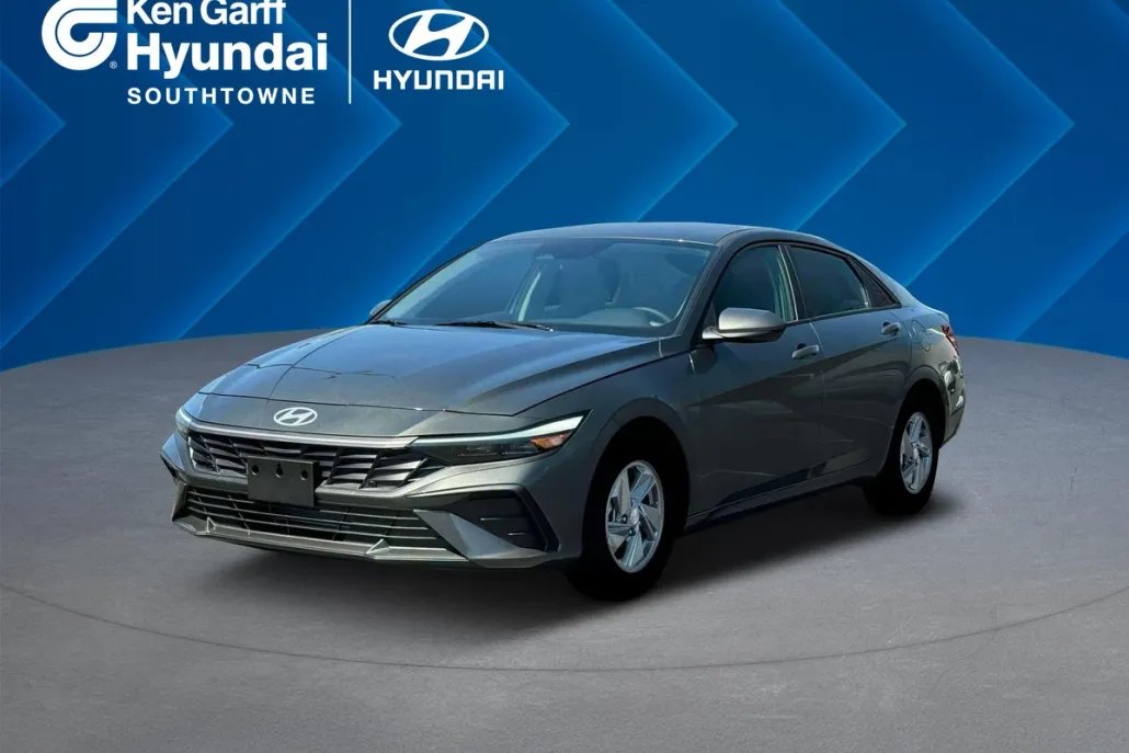 2025 Hyundai Elantra SE photo 1