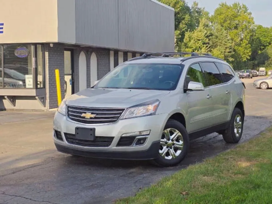 2015 Chevrolet Traverse 2LT photo 1