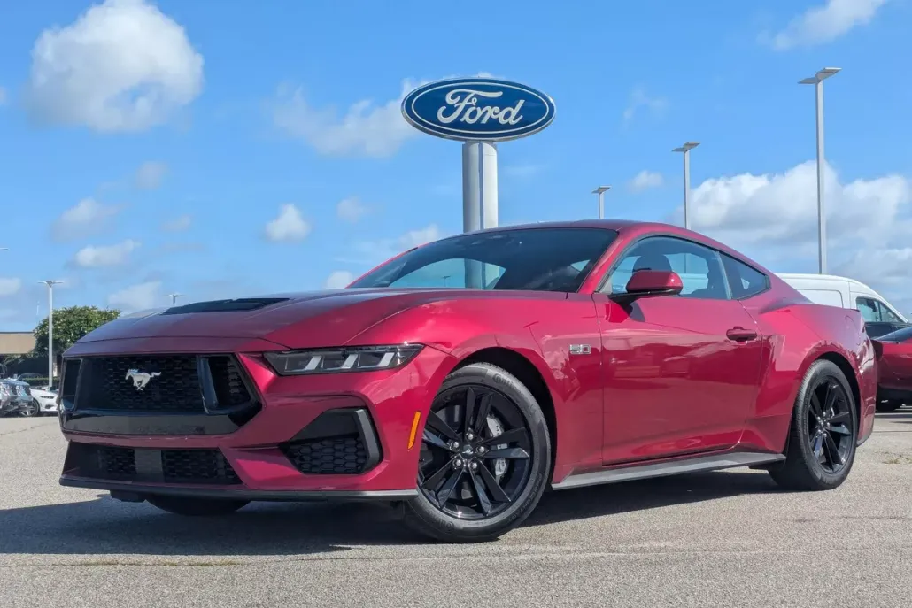 2025 Ford Mustang GT photo 1