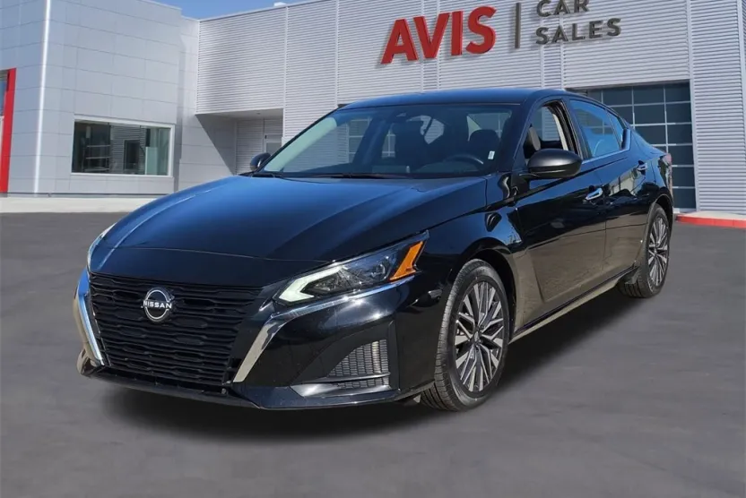 2024 Nissan Altima 2.5 SV photo 1