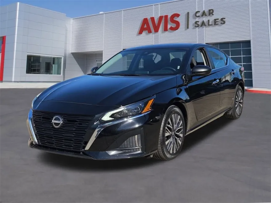 2024 Nissan Altima 2.5 SV photo 1