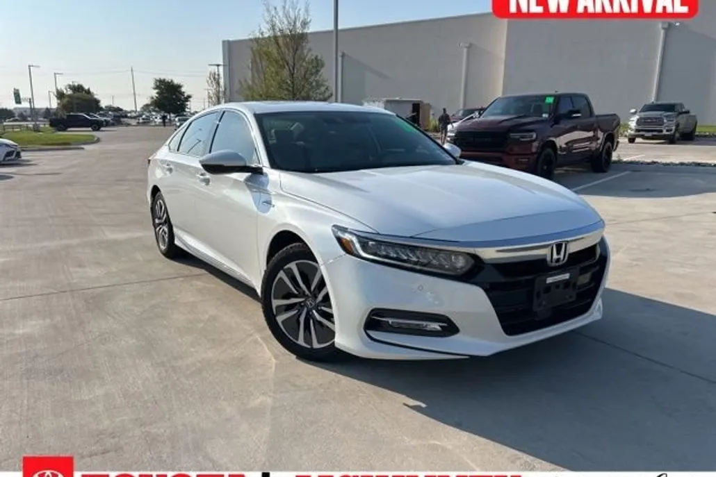 2018 Honda Accord Hybrid Touring photo 1