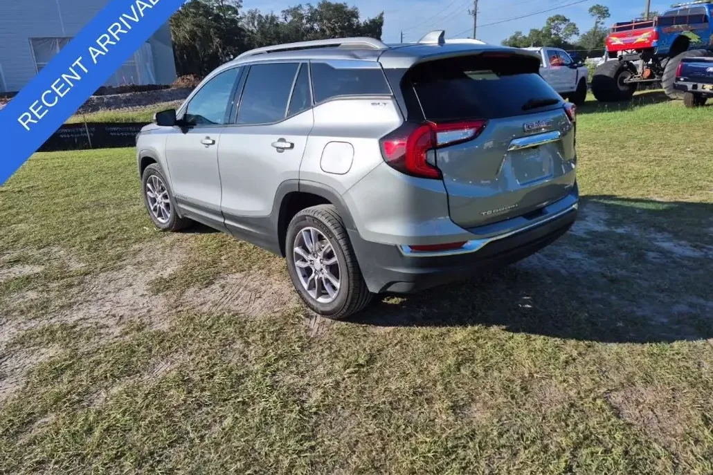 2024 Gmc Terrain SLT photo 1