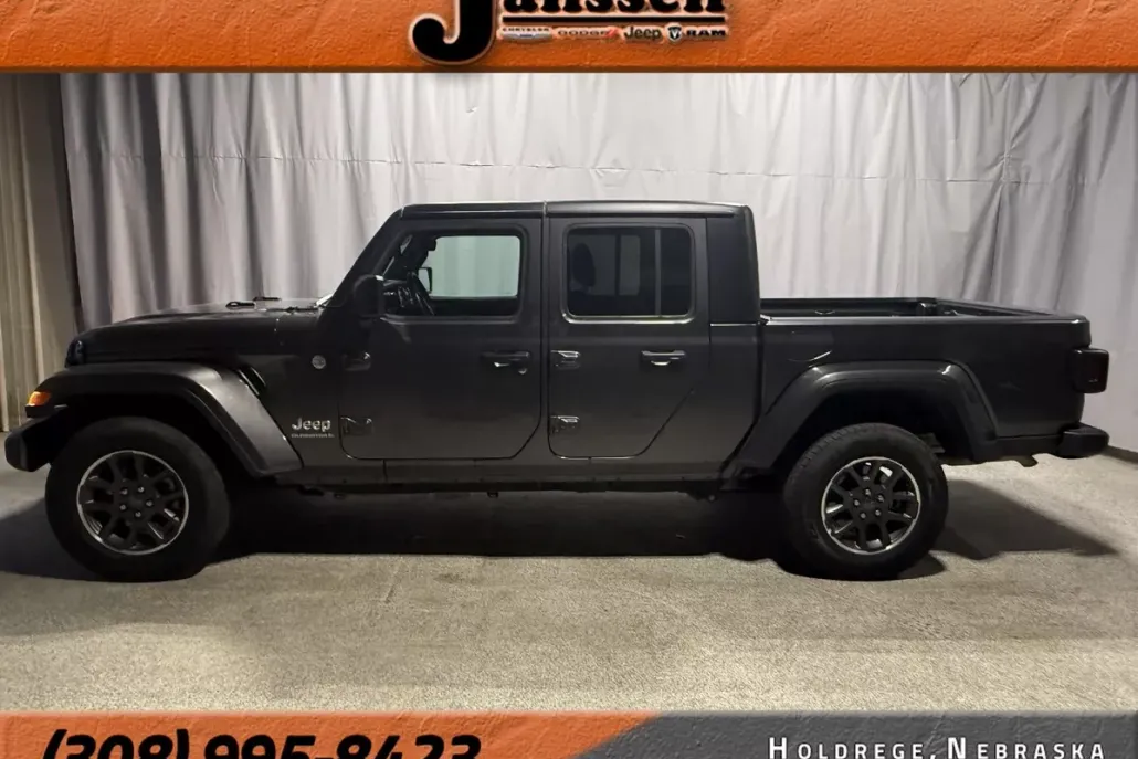 2023 Jeep Gladiator Overland photo 1