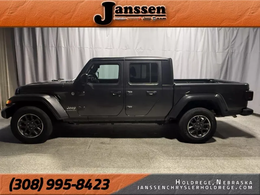2023 Jeep Gladiator Overland photo 1
