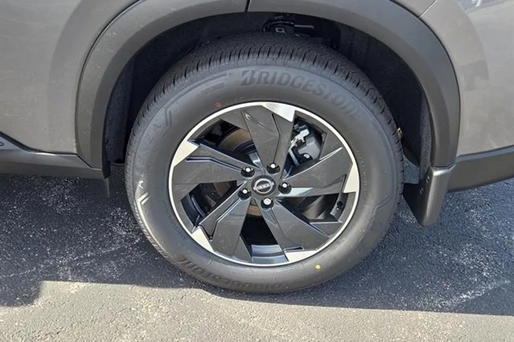 2026 Nissan Rogue SV photo 1
