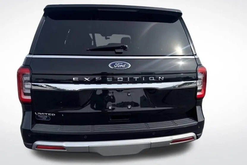 2023 Ford Expedition Limited photo 1