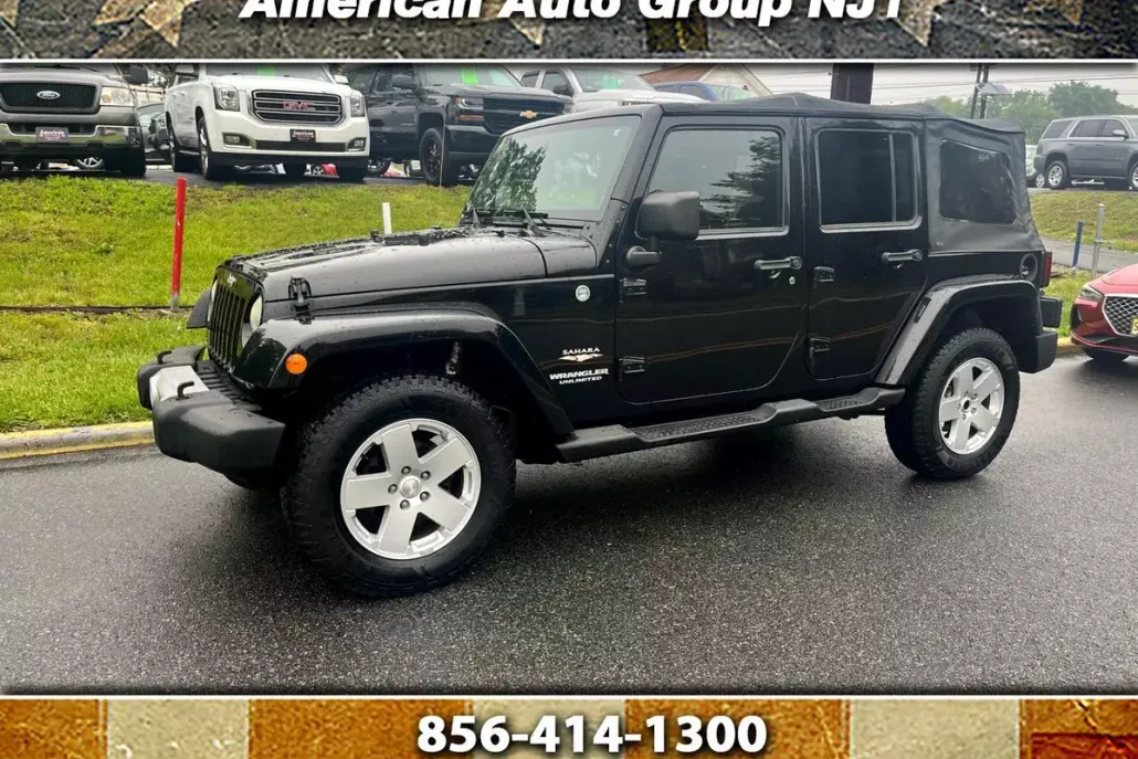 2012 Jeep Wrangler Unlimited Sahara photo 1