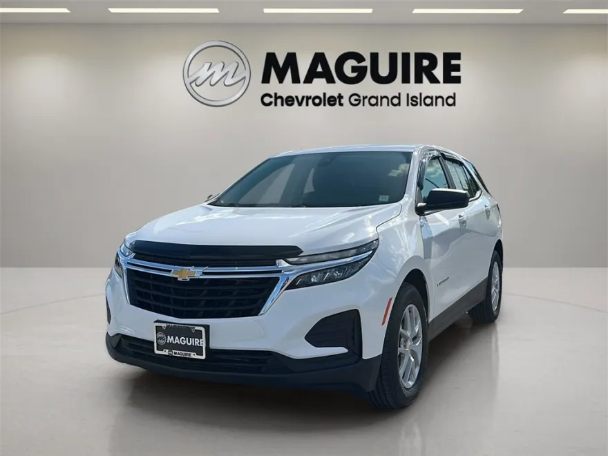 2023 Chevrolet Equinox LS photo 1